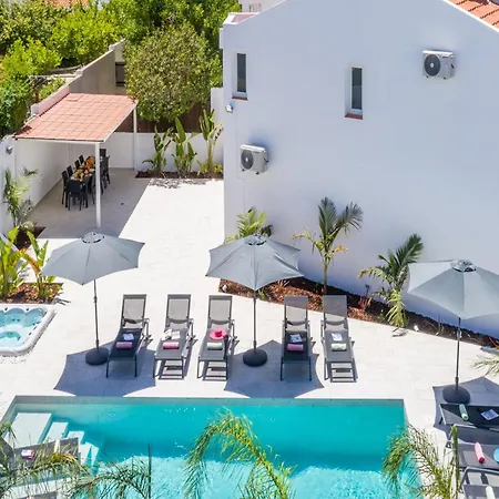 Villa In Albufeira Near Praia D Oura Beach *