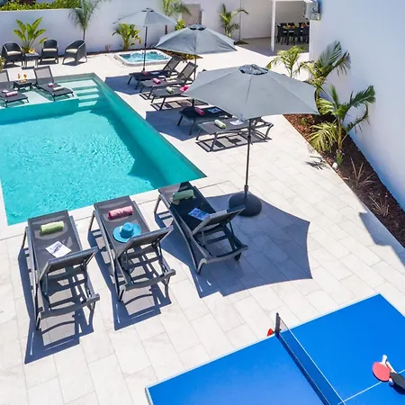 Villa In Albufeira Near Praia D Oura Beach *
