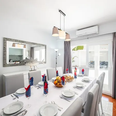 Villa In Albufeira Near Praia D Oura Beach Vila Albufeira