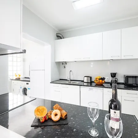 Villa In Albufeira Near Praia D Oura Beach * Albufeira