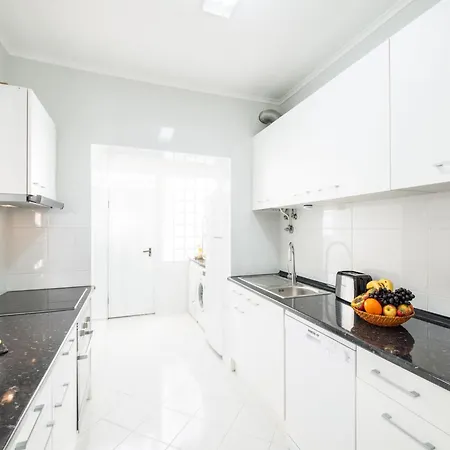 Villa In Albufeira Near Praia D Oura Beach *