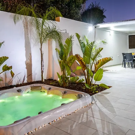 Villa In Albufeira Near Praia D Oura Beach * Albufeira