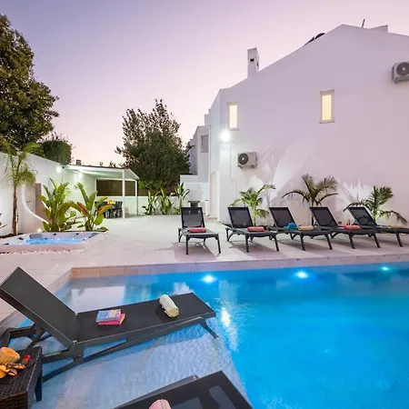 Villa In Albufeira Near Praia D Oura Beach Vila Albufeira